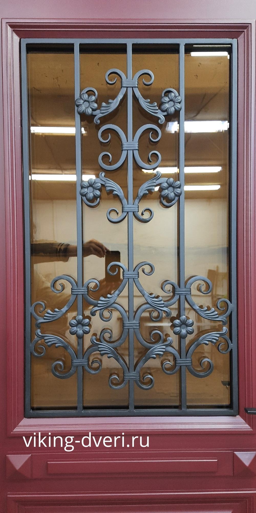 Входная дверь МДФ с ковкой и стеклом 1